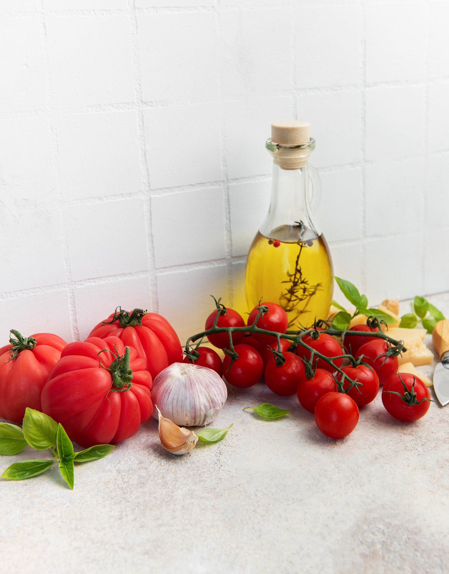 Dettaglio banco cucina con ingredienti